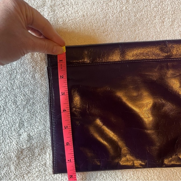 Saks Fifth Avenue vintage leather clutch, eggplant plum purple - Picture 8 of 8
